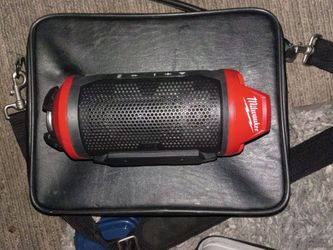 Milwaukee Bluetooth job site speaker