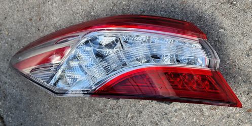 2018 2019 2020 2021 TOYOTA CAMRY LEFT DRIVER LED TAIL LIGHT