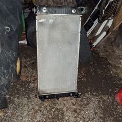 2006 Chevy Silverado 2500 HD 6.0 L Radiator OEM