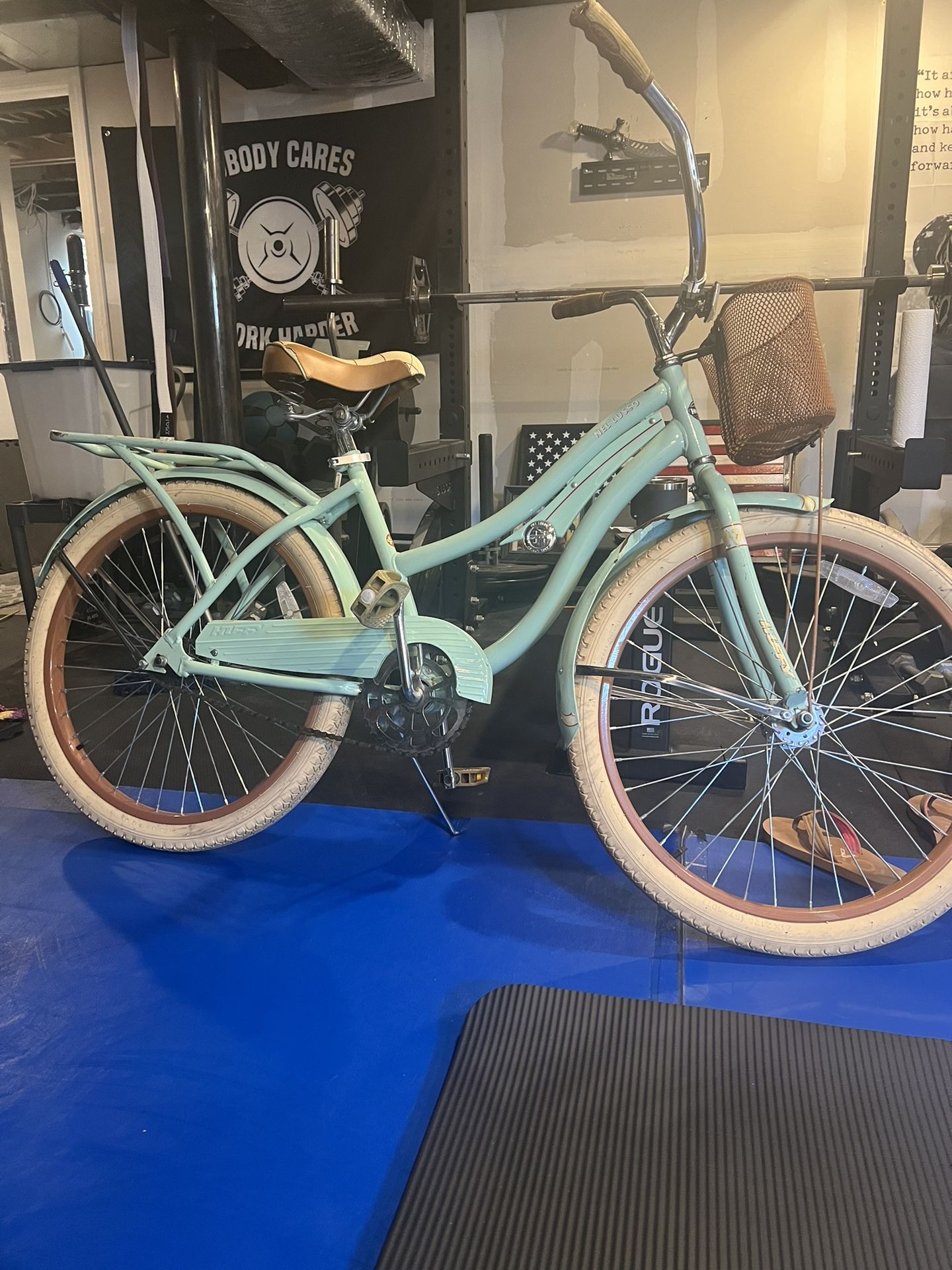 Beach cruiser bike
