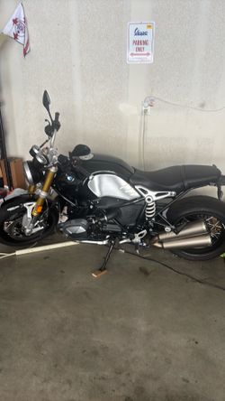 BMW R9T