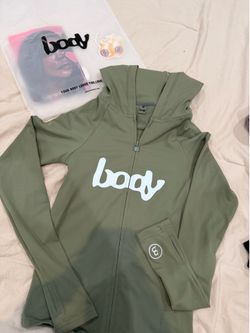 BODY BY RAVEN HOODIE