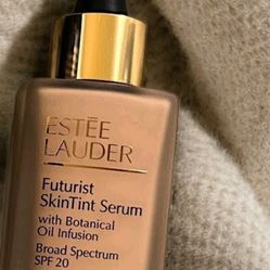 Estēe Lauder futurist skin tint serum | SPF 20 | Hydration | Shade 3W1 Tawny
