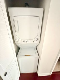GE Stacked Washer Dryer Unit
