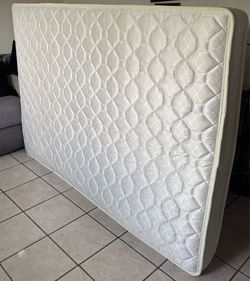 Very Clean White Mattress Size Full