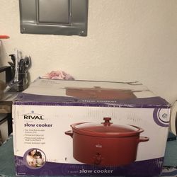 RIVAL Slow Cooker. 7 Quart. New