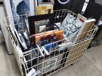 Lots of pictures and wall art