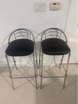 HIGH CHAIRS / BAR STOOLS