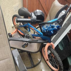 Kids Bike 20 Dollars Cash Only. Chains Easy To Come Off 