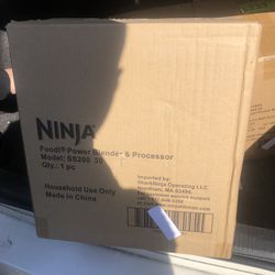 Ninja Foodi SS201 Power Blender & Processor. 3-in-1 Crushing Blender, Dough Mixer, and Food Processor 1400WP