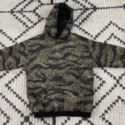 Men’s Size Large Woobie Hoodie