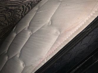 Fully Complete Twin Bed Mattress Frame And Box Spring