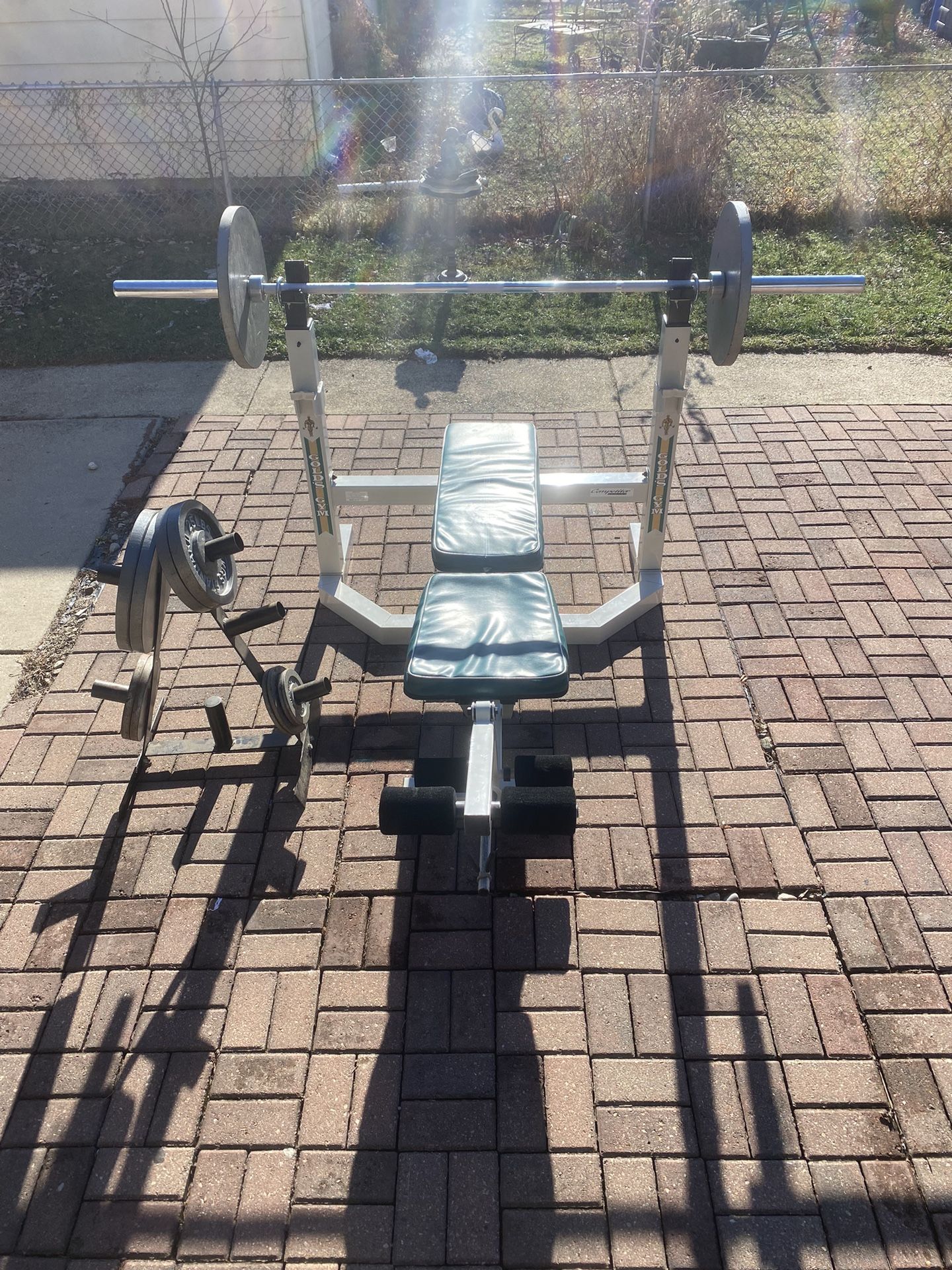 Gym - Gold’s Gym Competitor Olympic Bench Press Set for Sale in ...