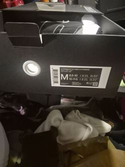 Nike hyperboot by Nike x hyperice  brand new  in box with charger and all never been worn they are heated and massage plus inflat for max comfort and 