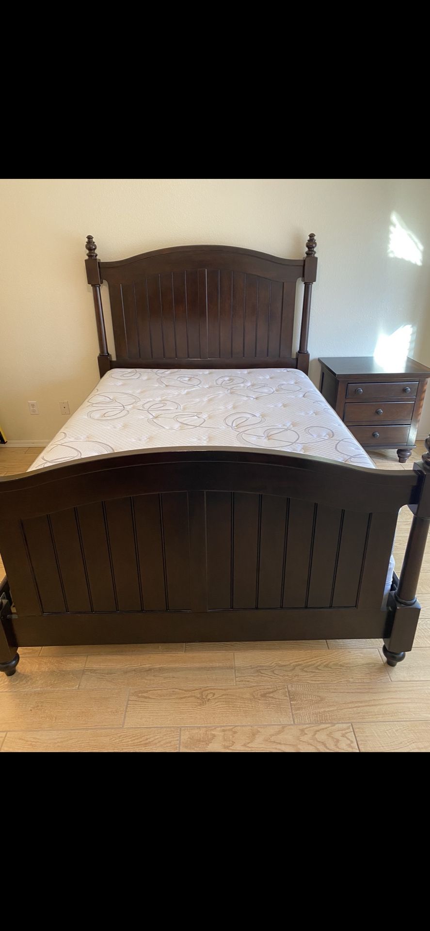 Queen Size Bedroom Set