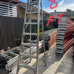 Escalera de 8 pies muy fuerte 300 libras nuevas