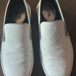 Shoes for women size 7.5 like new Michael kors