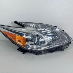 2012 - 2015 TOYOTA PRIUS RH PASSENGER SIDE HEADLIGHT OEM
