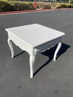 Table 26" *26" * H 22