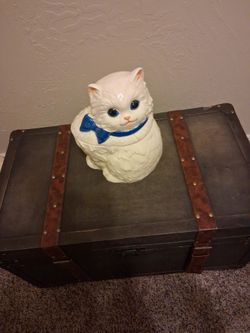 Vintage cookie jar