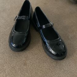 Size 3.  Black Patten  Mary Jane’s.    $10.00.   Chino, Ca