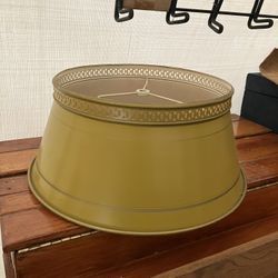 Vtg Metal Lamp Shade Toleware Gold Yellow MCM Cottage Granny Core Americana Folk