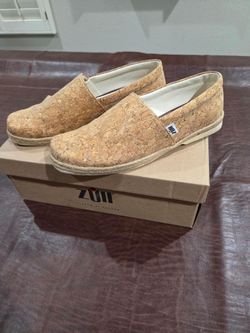 Shoes - size 10 mens