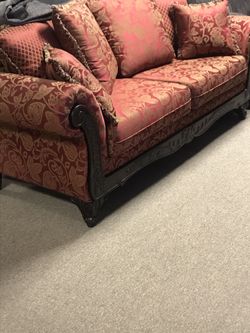 Living room furniture couch with pillows!