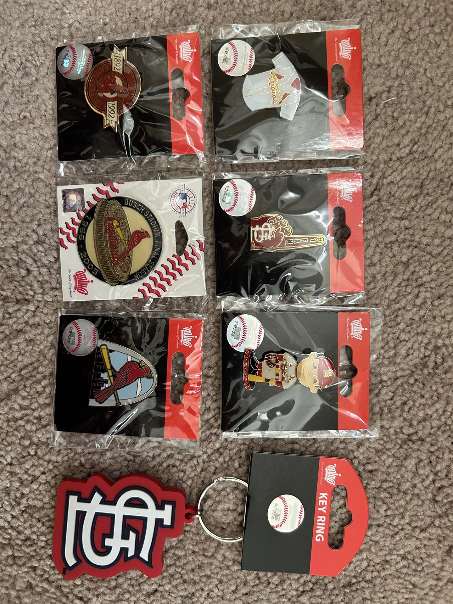 St. Louis Cardinals Pin Set & Keychain