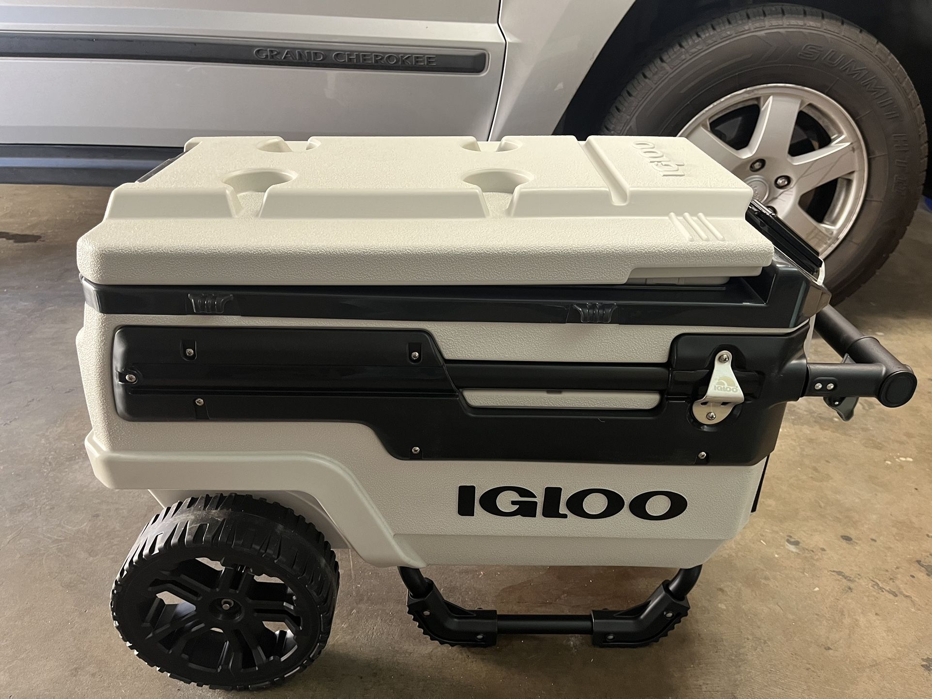 Brand new IGLOO Trailmate Cooler