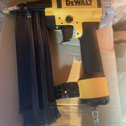 18 Ga Dewalt Brad Nailer
