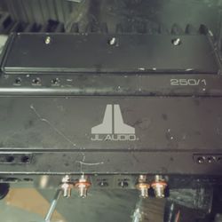 JL Audio 250/1 mono Black edition amplifier. Subwoofer. Good condition FREE DELIVERY AND DEMO IN THE PORTLAND VANCOUVER AREA