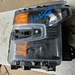 Chevy Silverado 1500 Right Headlight Oem
