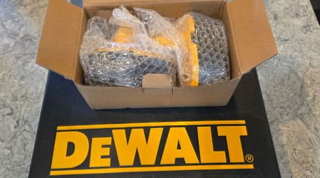 Dewalt 18v Hammer drill with 3 batteries & charger