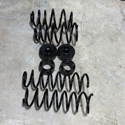 Jeep Lift 2.5” Rough Country With OEM coils