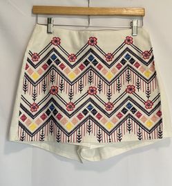 NWOT Miami Skort White with Floral Accent Womens - Size Medium 