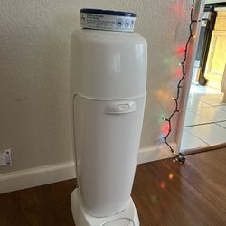 Diaper Genie + Refill