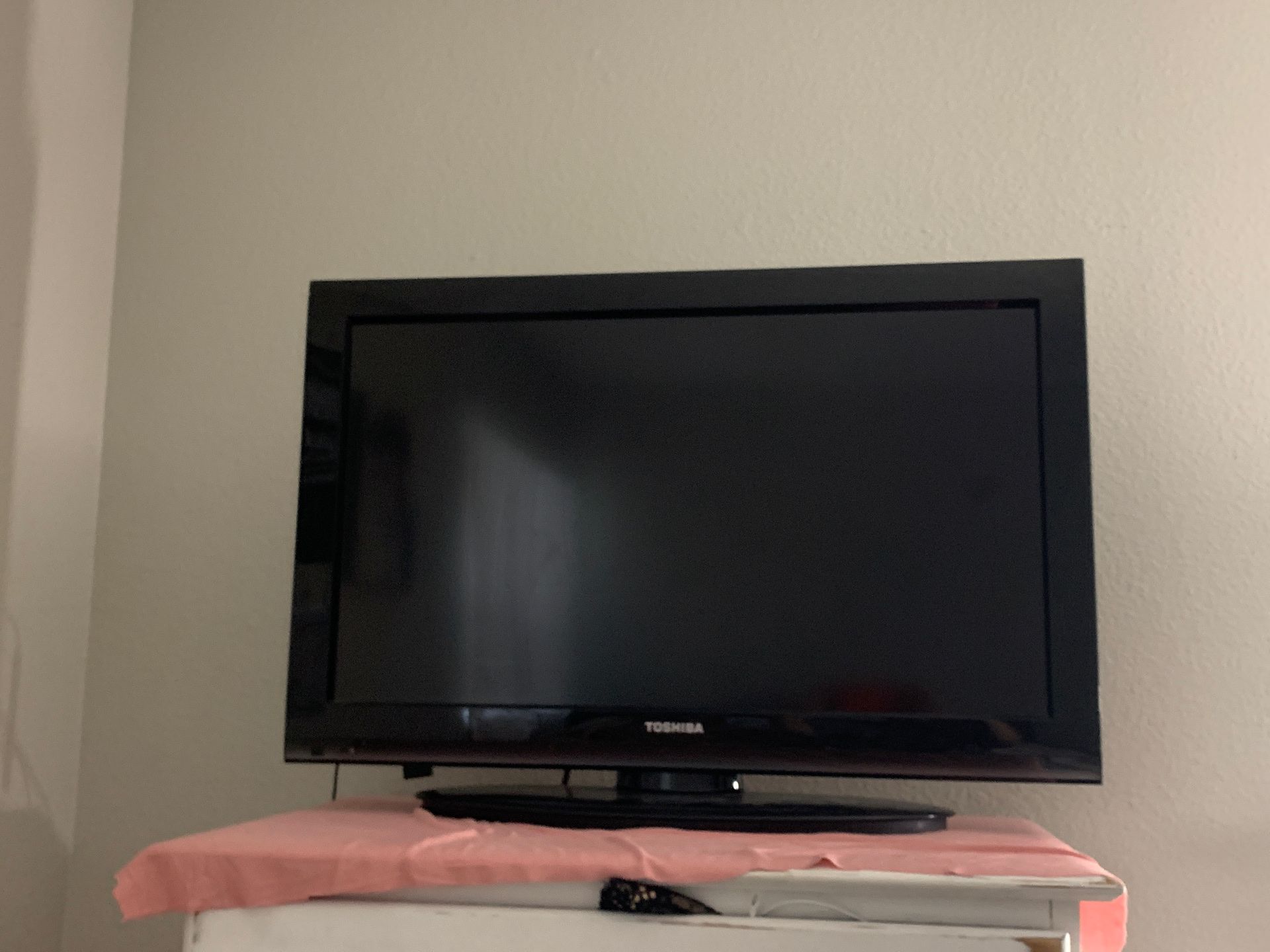 Toshiba 32” tv