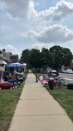 Yard sale - last day. Everything must go!