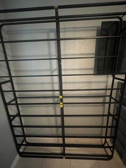 Queen sized metal box spring