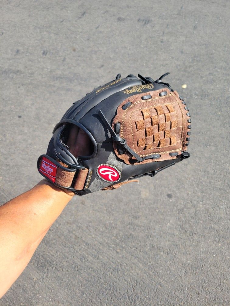 Rawlings Baseball Glove