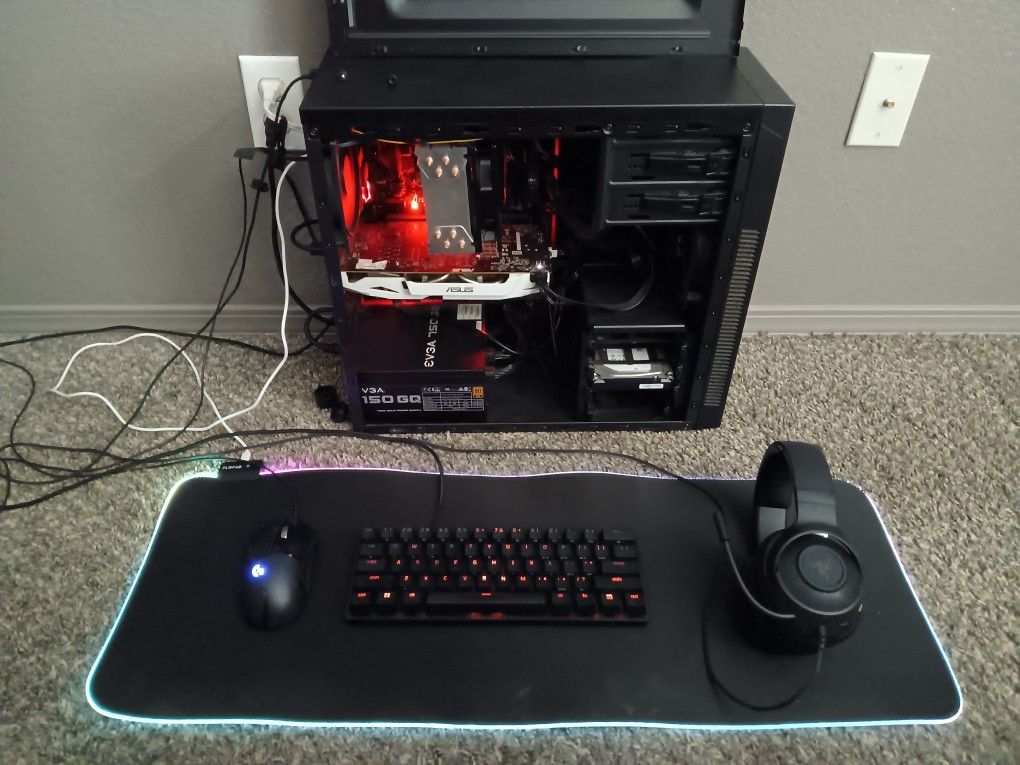 SELF BUILT HIGH END GAMING PC