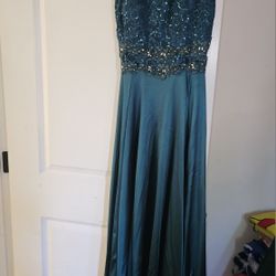 Emerald Dresses 