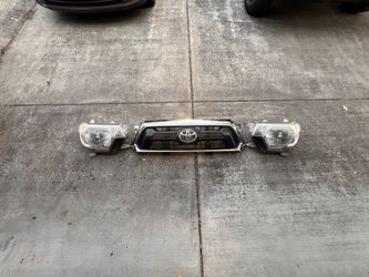 2013 Toyota Tacoma Headlights,Grill & Fog Lights