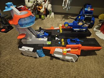 PAW Patrol: Aircraft Carrier HQ Toy