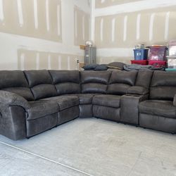 Beautiful Gray Reclining Sectional Couch!😍