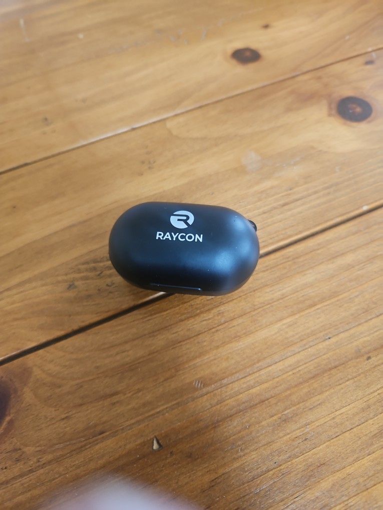 Raycon Everyday Earbuds - Never Used!