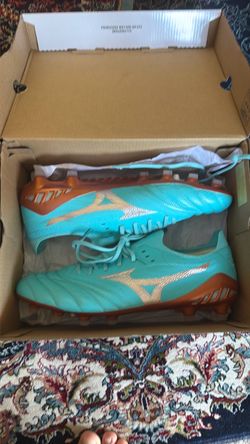 Mizuno Morelia Neo