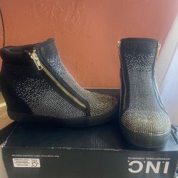 Women Rhinestones Boots (size 8)