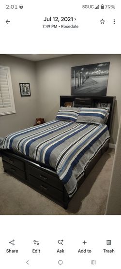 Full Bed and Desk